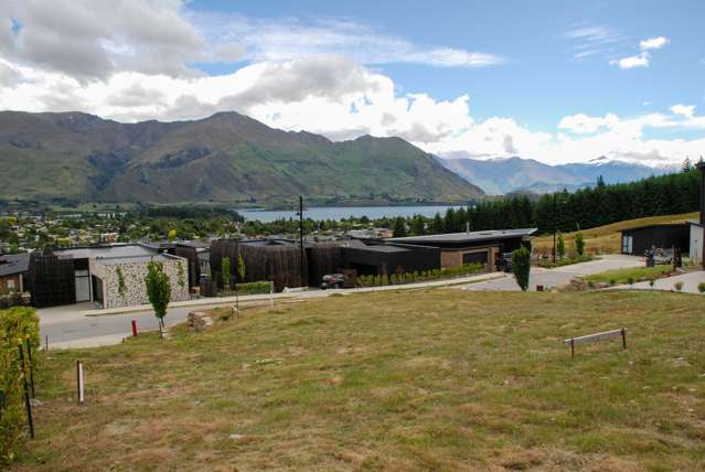 Stunning Lake and Mountain Views