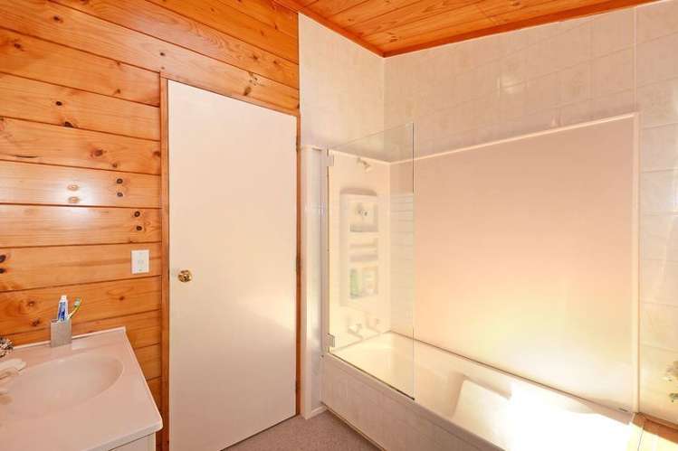 1 Dunleith Grove Silverstream_13