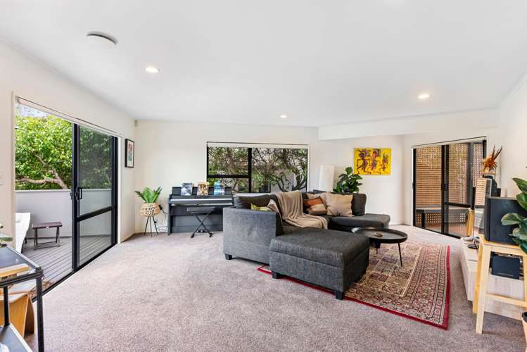2/11 Waratah Street Birkenhead_4