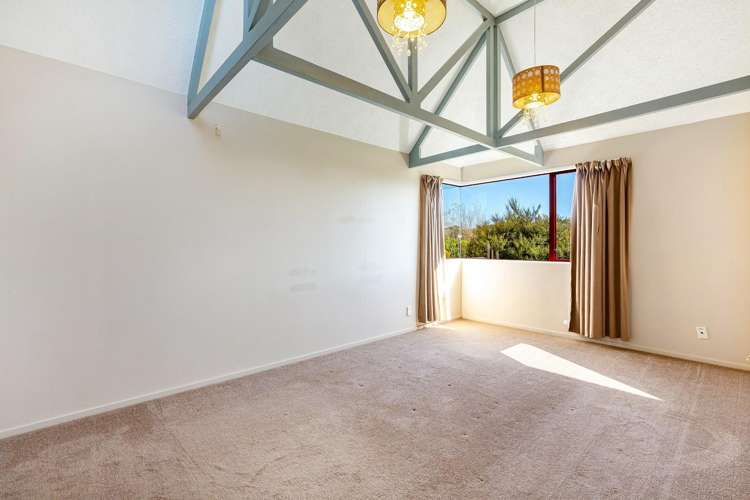 16 James Cook Drive Whitby_13