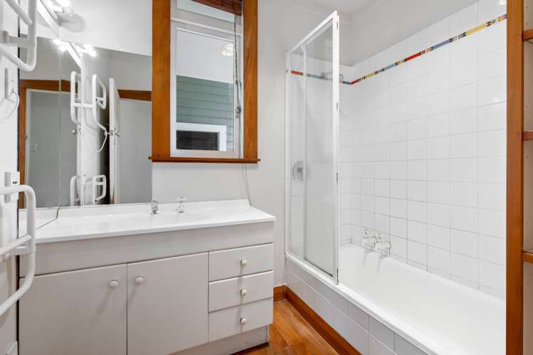 80 The Drive Epsom_9