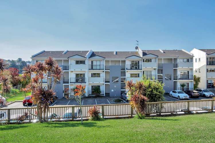 B15/60 Masons Road Oteha_0