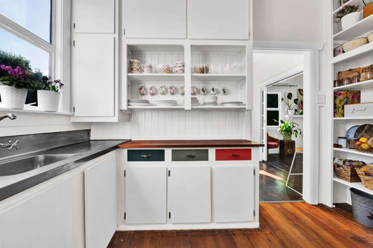 87 South Road Manaia_19