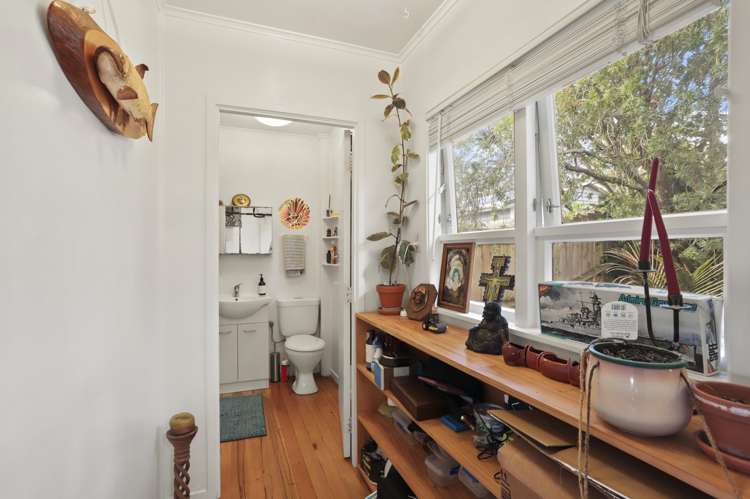 2/2 Earl Road Titirangi_9