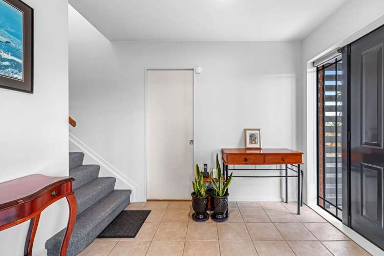 60 Fernhill Way Oteha_5