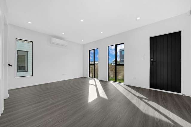 2/14 Montmere Avenue Te Atatu Peninsula_4
