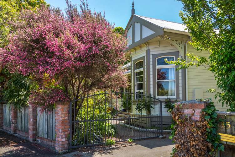 35 Roberts Road_0