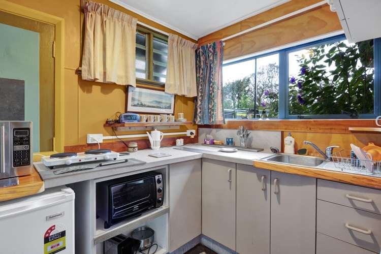 22 Mawhitiwhiti Road Normanby_40