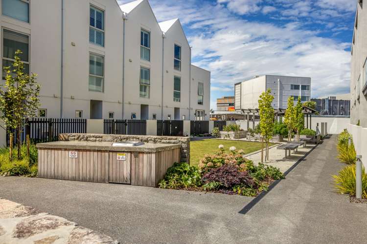 2/35 Kilmore Street Christchurch Central_11