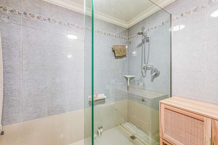 4/6 Quiet Woman Way Monaco_15