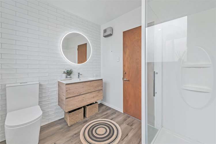 64A Allin Drive Waikuku Beach_19