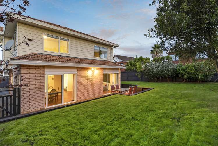 2/201 Abbotts Way Remuera_17