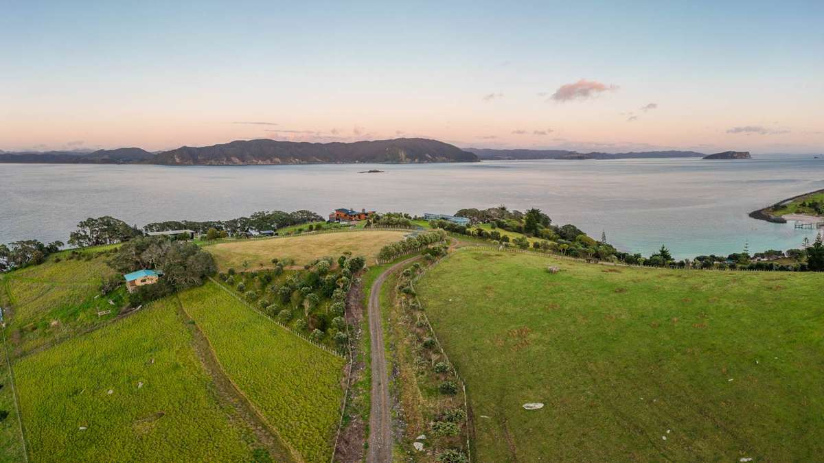 193 Pacific Ocean, Slipper Island_2