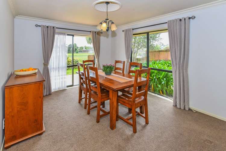 25 Castlehill Court Wattle Downs_10