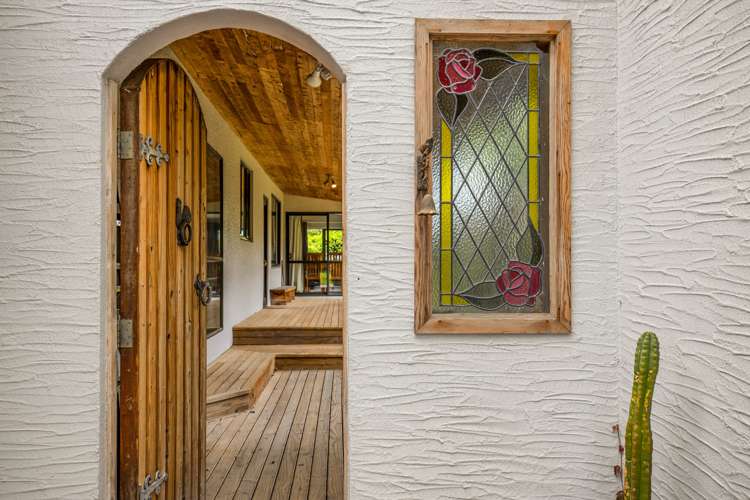 77 Kings Avenue Waikuku Beach_1