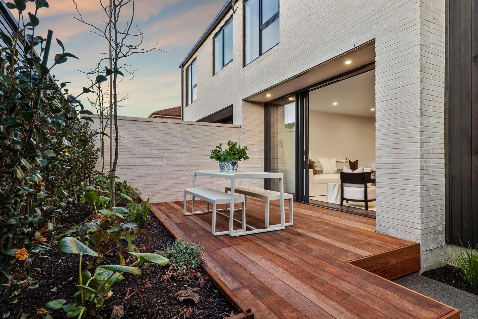 2 and 3/34 Gordon Avenue St Albans_0