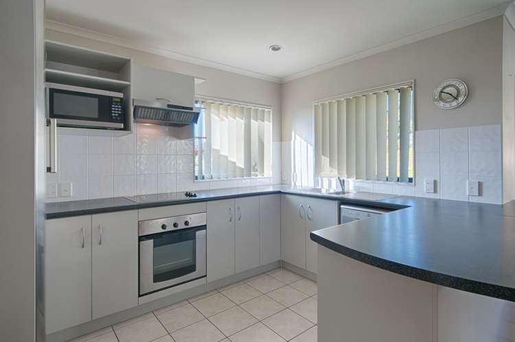 37 Hilltop Road Flat Bush_1