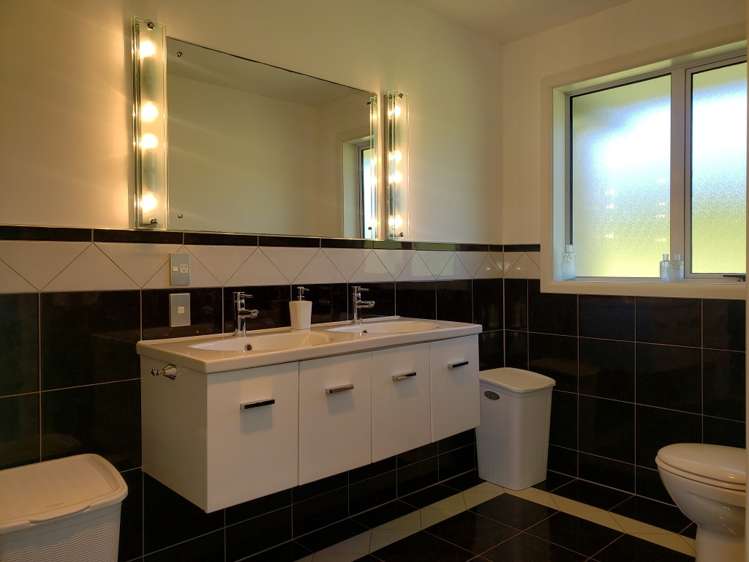 8 Haydens Road Marsden_11