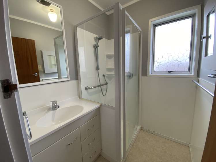 1/12 Tanoa Place Glendene_11