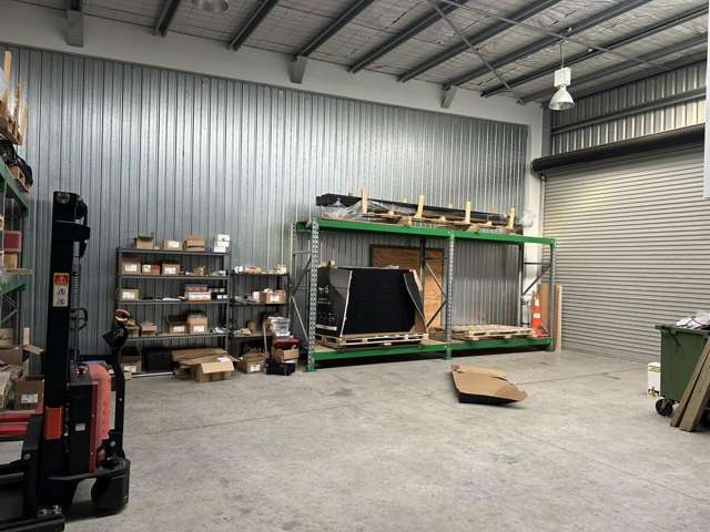 Unit 2, 9 Oropuriri Road Waiwhakaiho_4