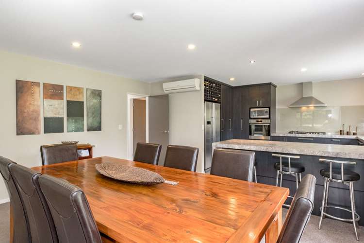 9 Leonards Road Mangaroa_10