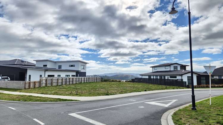 1 Kaiaho Close Aotea_5