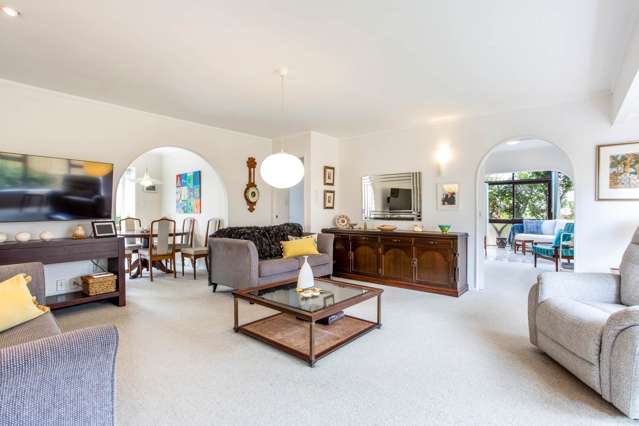 2/33 Akoranga Drive Northcote_3