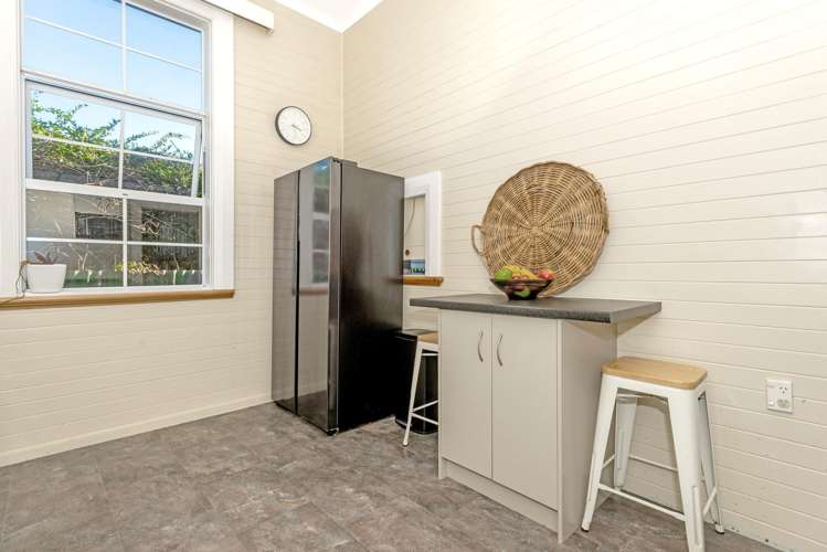 129 Iranui Road Inner Kaiti_7