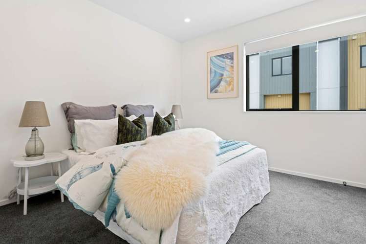 17 Papa Takaro Lane Flat Bush_9