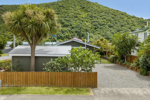 46 Beach Road Waikawa_1