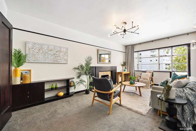 2/3 Eden Crescent_0