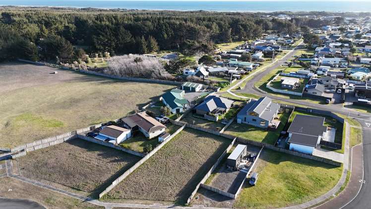 3 Sandown Avenue Himatangi Beach_9