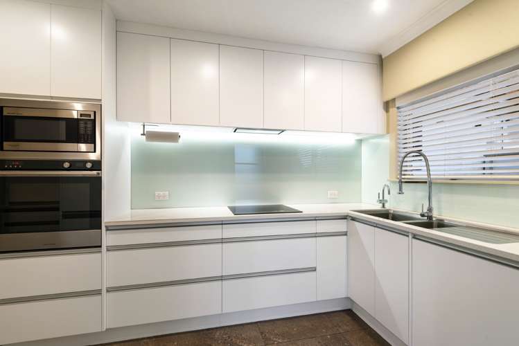 35 Onewa Road Northcote_10