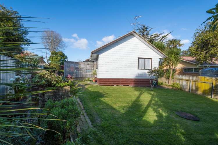 1/17 Orchid Place Te Atatu South_1