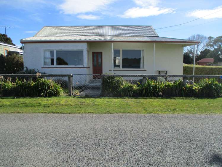 7 Park Lane Owaka_22