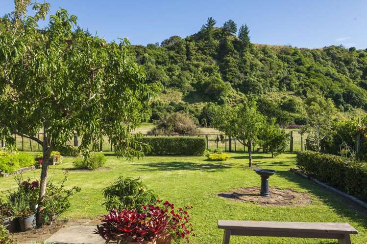 1 Forster Street Tolaga Bay_14