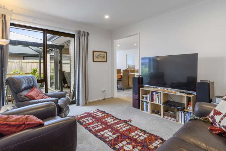 5 Cowell Crescent Pyes Pa_6