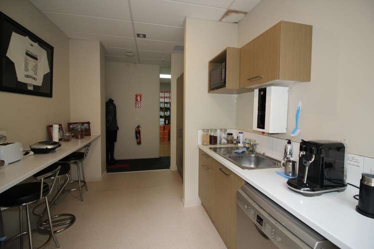 4/11 Orbit Drive Albany_12