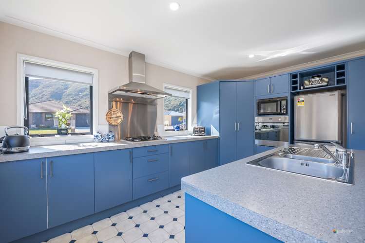 4 Fraser Colman Grove Wainuiomata_5