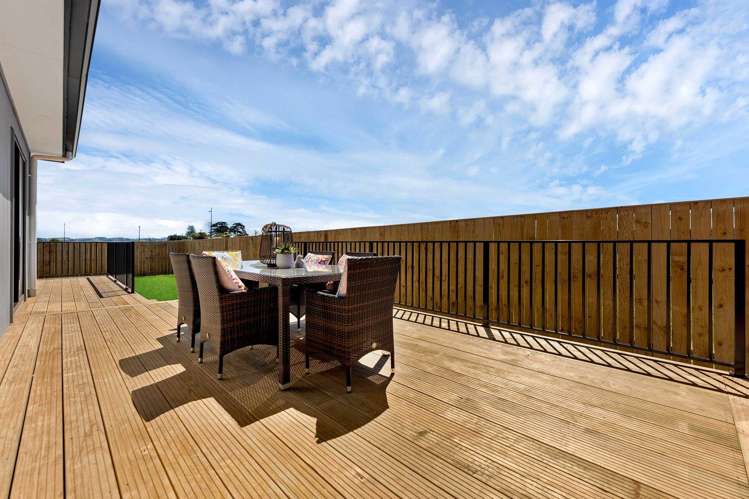 27 Korowhiti Road Clarks Beach_16