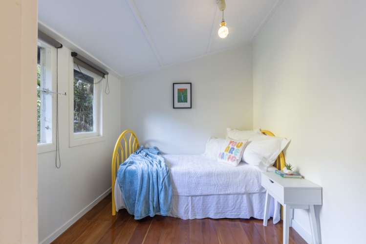 122 Garden Road Piha_13