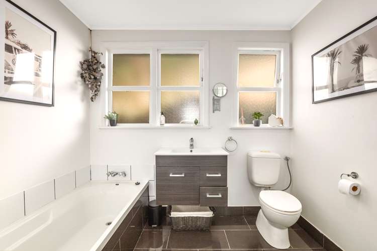 16 Manor Drive Stokes Valley_20