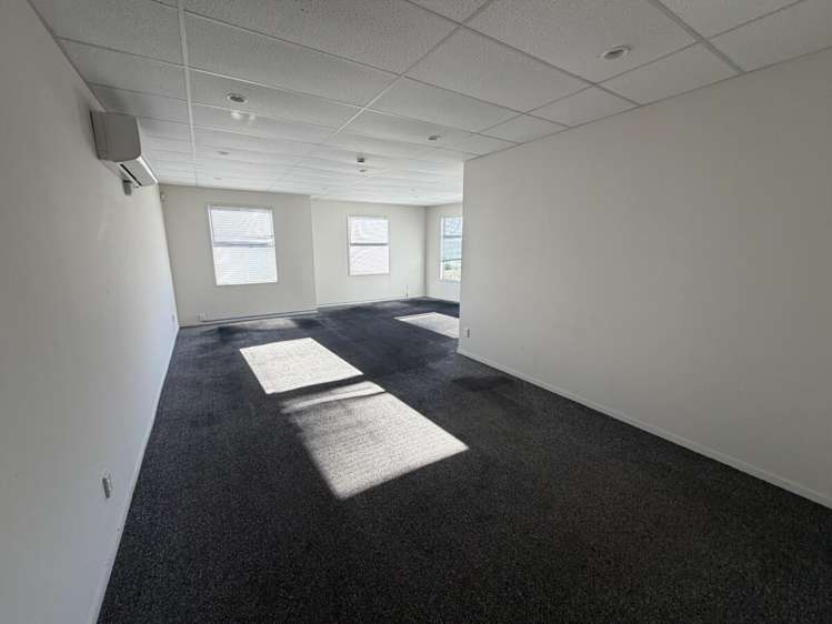 2/10 Enterprise Drive Henderson_6