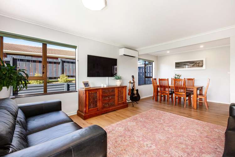 23 James Cook Drive Whitby_13