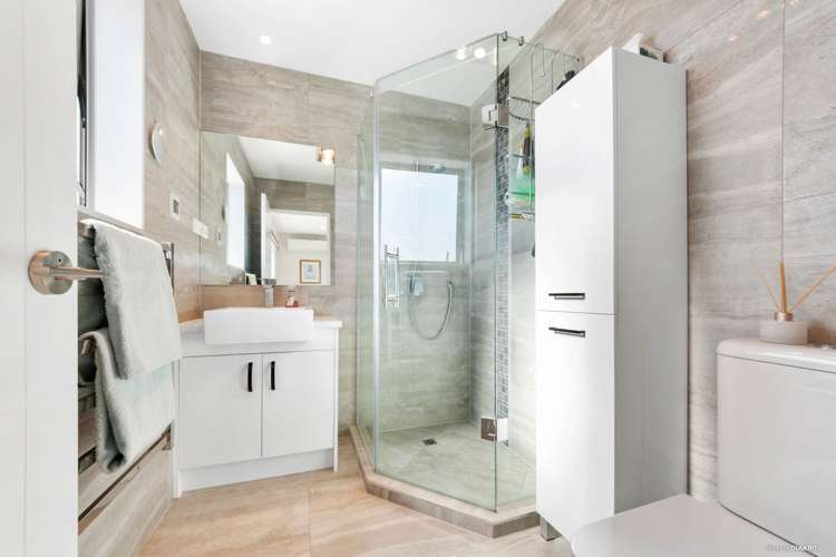 6 Thomas Rielly Avenue Hobsonville_13