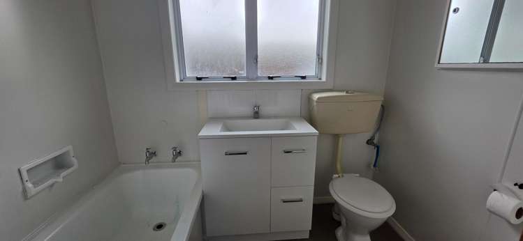  44 Manuka Street Ōtaki Beach_8