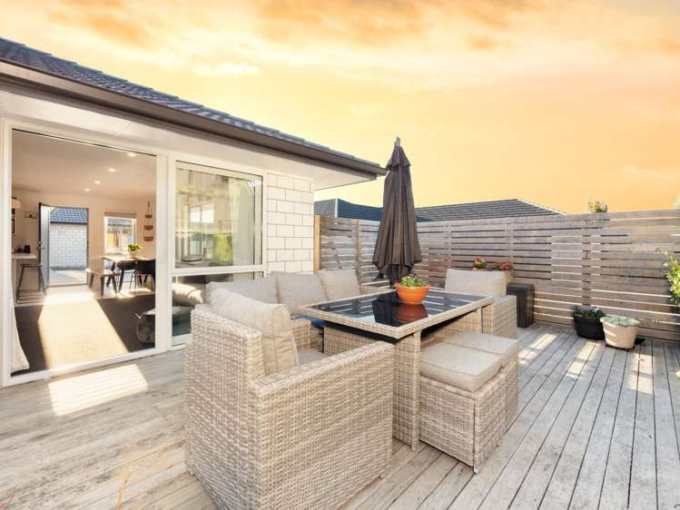 24 Benmore Crescent Pyes Pa_14