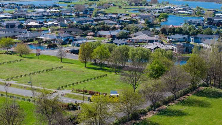 2 Village Green Drive Huntingdon_4