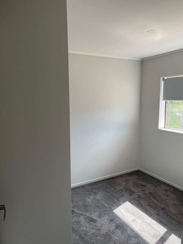 2/13 Estelle Place Farm Cove_3