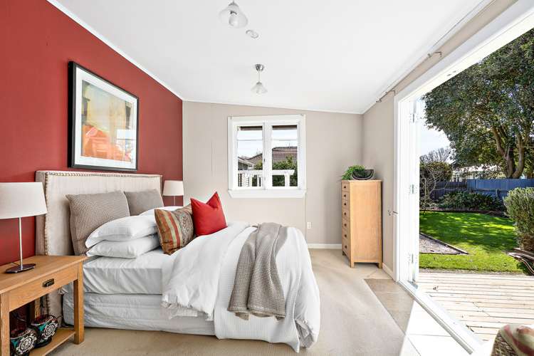 73 Beach Road Pahurehure_9